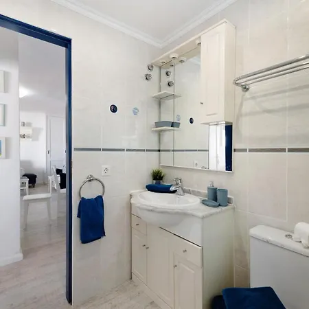 Puerto Chico A Daire Playa Blanca